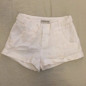 Women Banana Republic white cargo shorts
